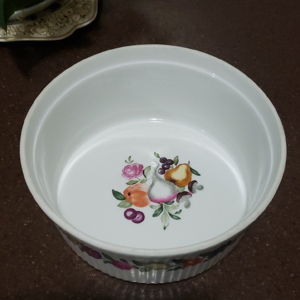 PORCELAINE DE PARIS FRANCE DECOR LES QUATRE LAISONS Ovenware Dish 8.5"